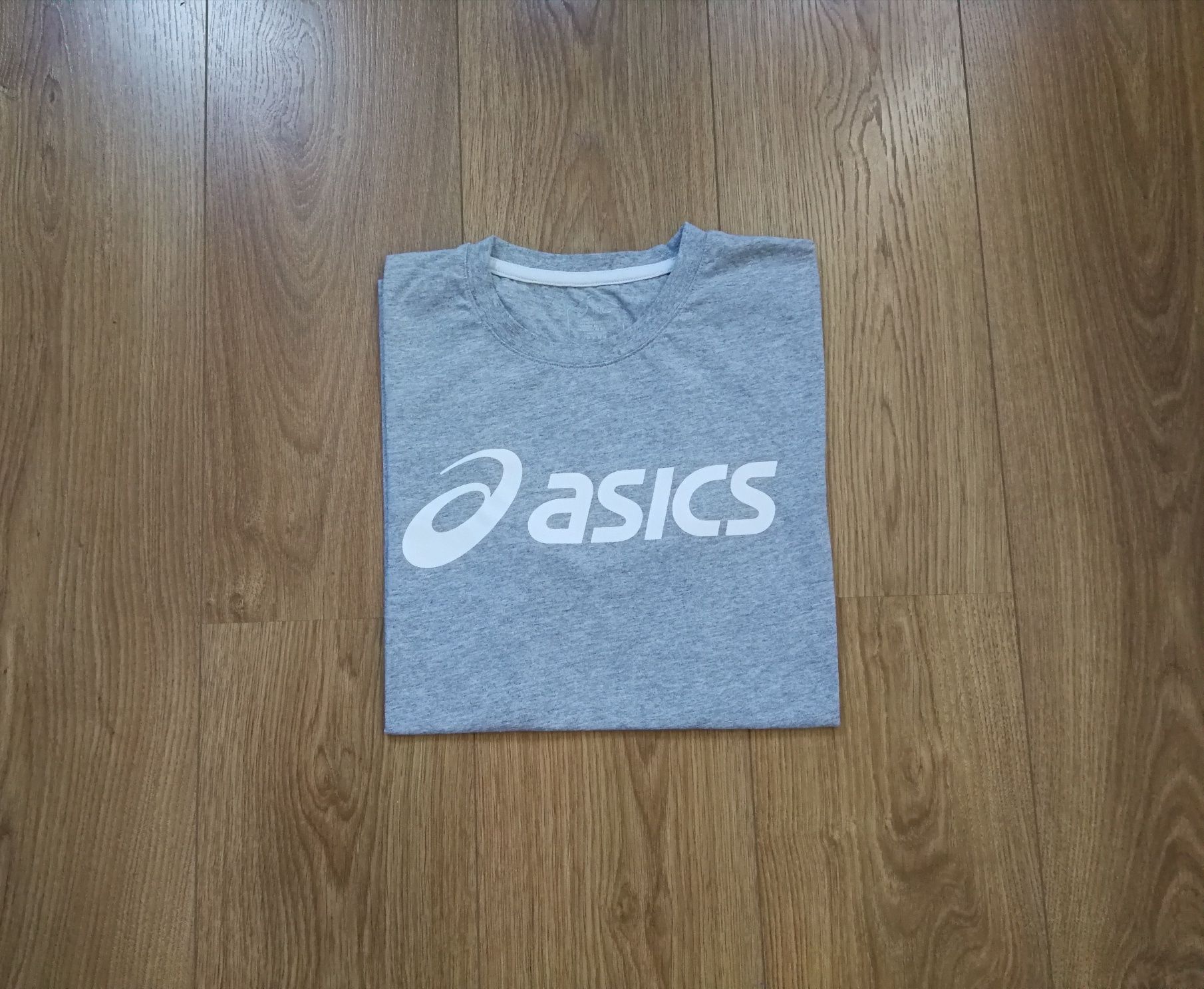 T-Shirt Asics...