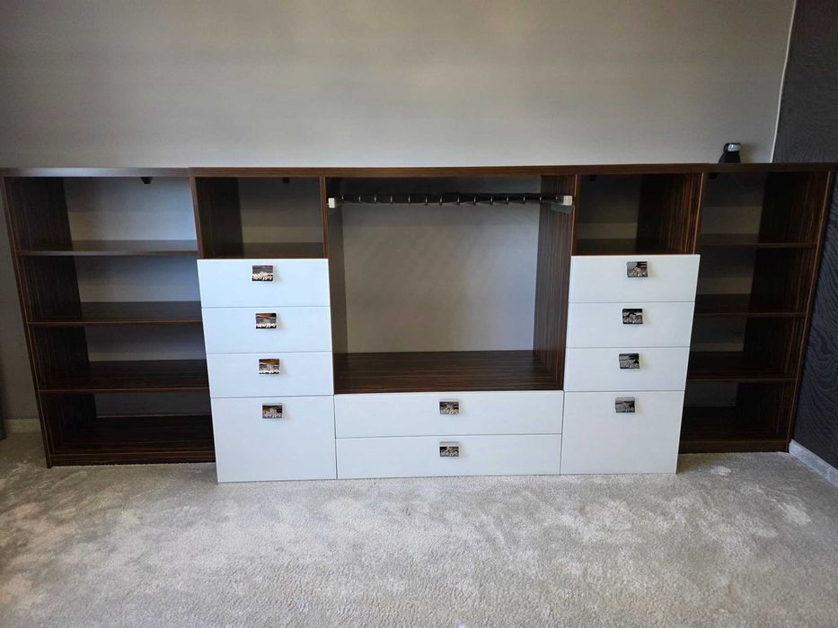 Zestaw mebli do garderoby / sypialni