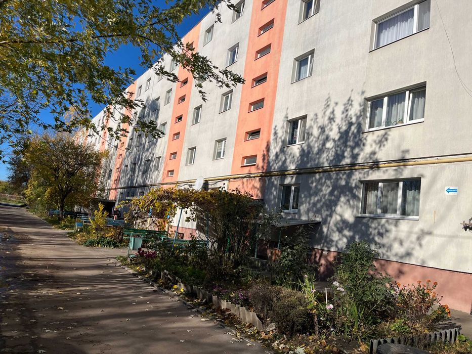 Продається трикімнатна квартира Процишина б.9