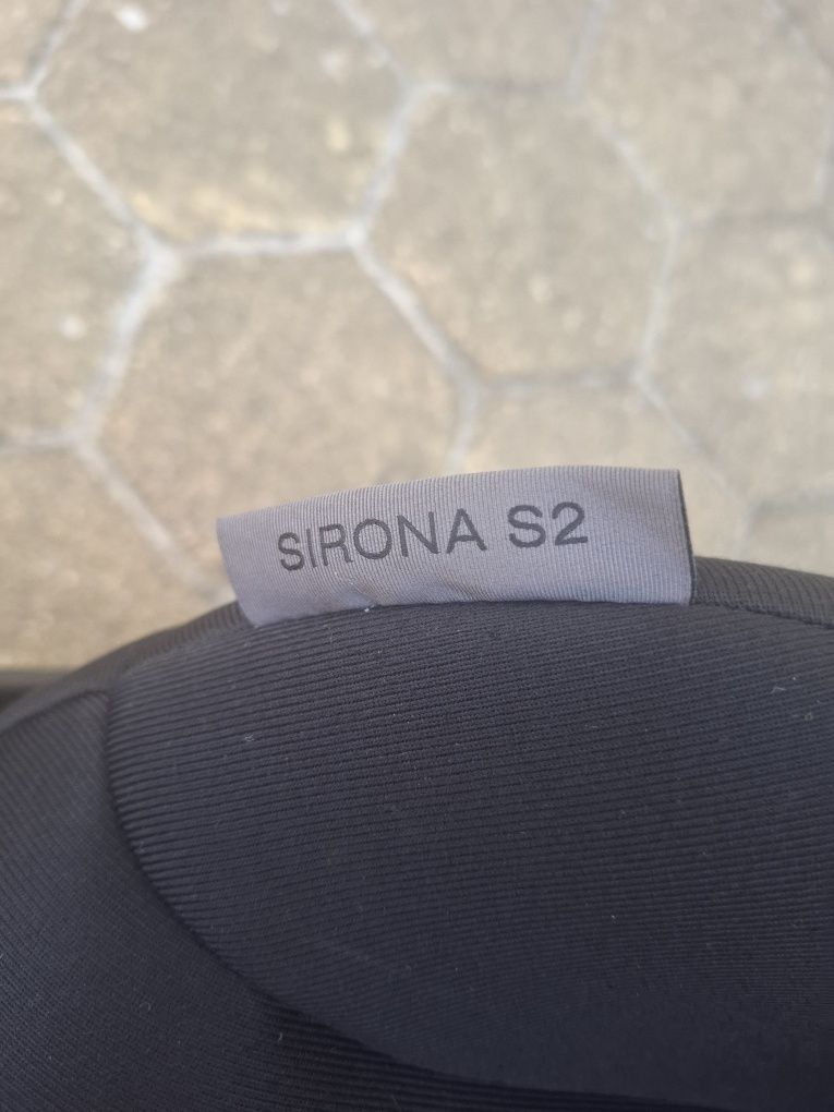 Cadeira rotativa Cybex Sirona S2.