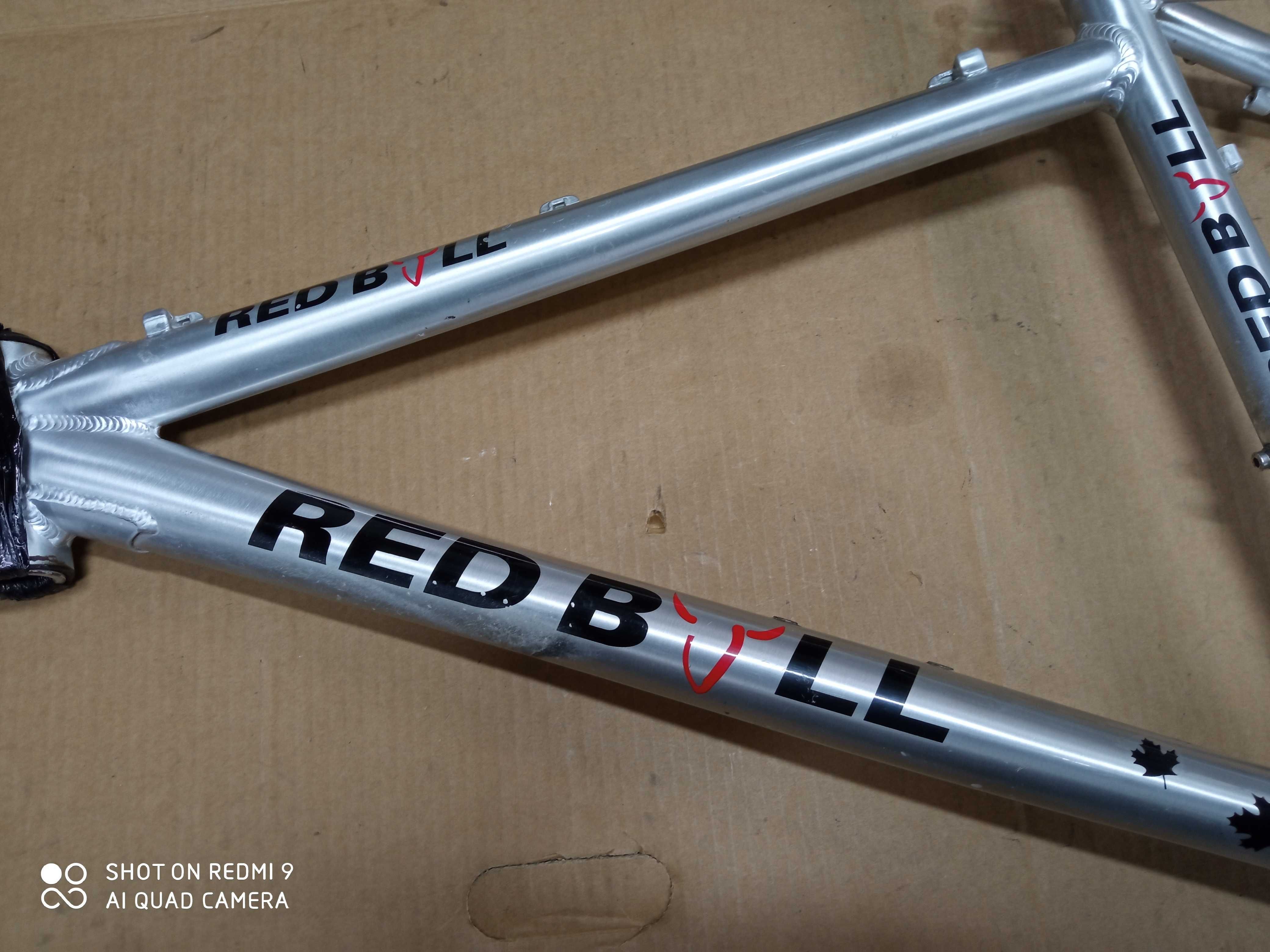 Rama aluminiowa Red Bull 26