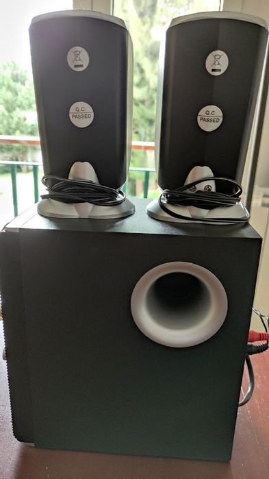 Conjunto de 2 colunas e woofer lifetech