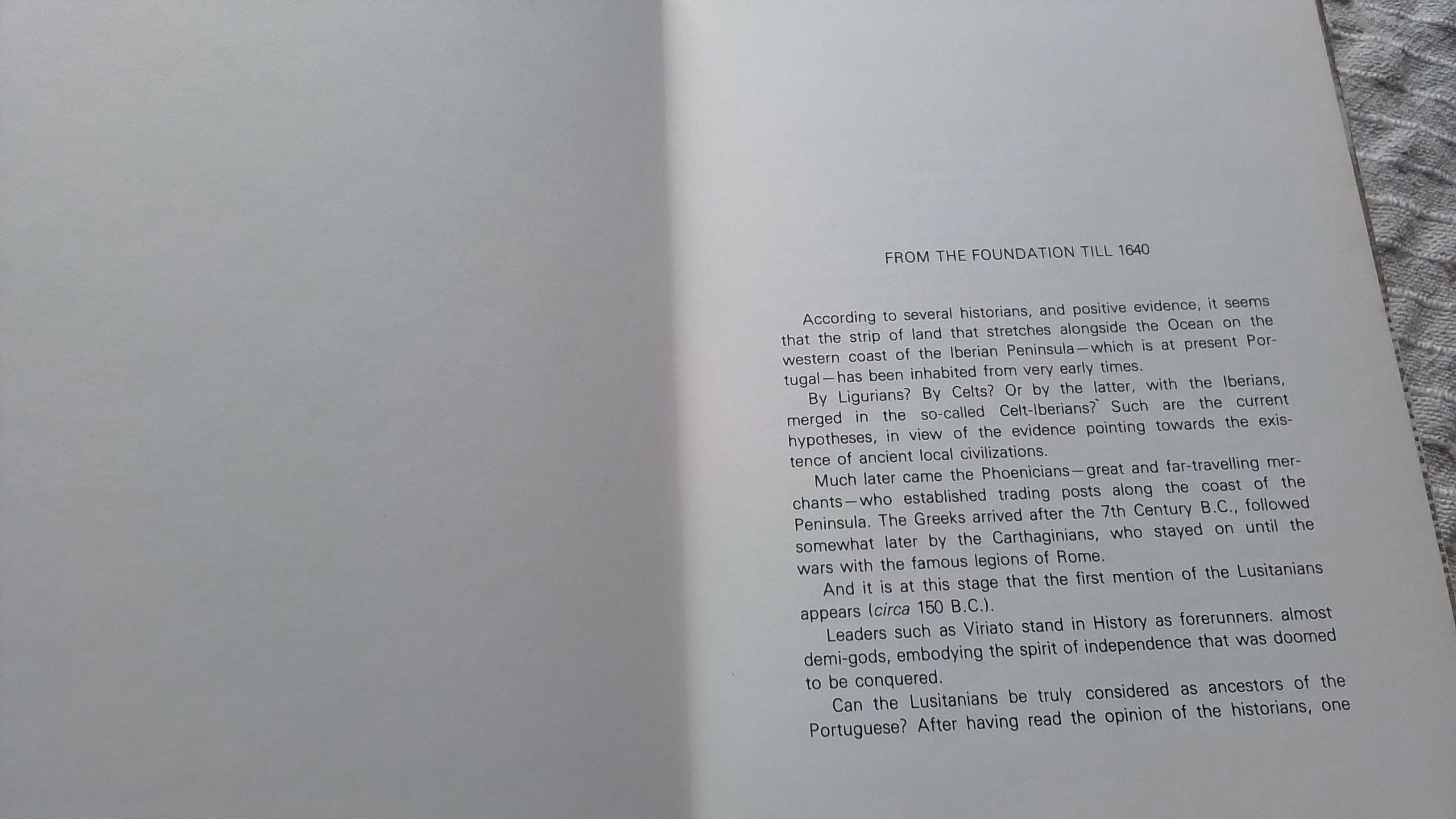 Livro de fotos de com paisagens de Portugal, de Carlos Vitorino Barros