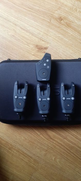 ZESTAW SYGNALIZATORÓW  centralką 3+1  led , nowe wygrane na zawodach