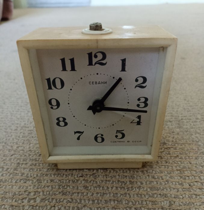 Настольные механические часы, будильник не рабочий