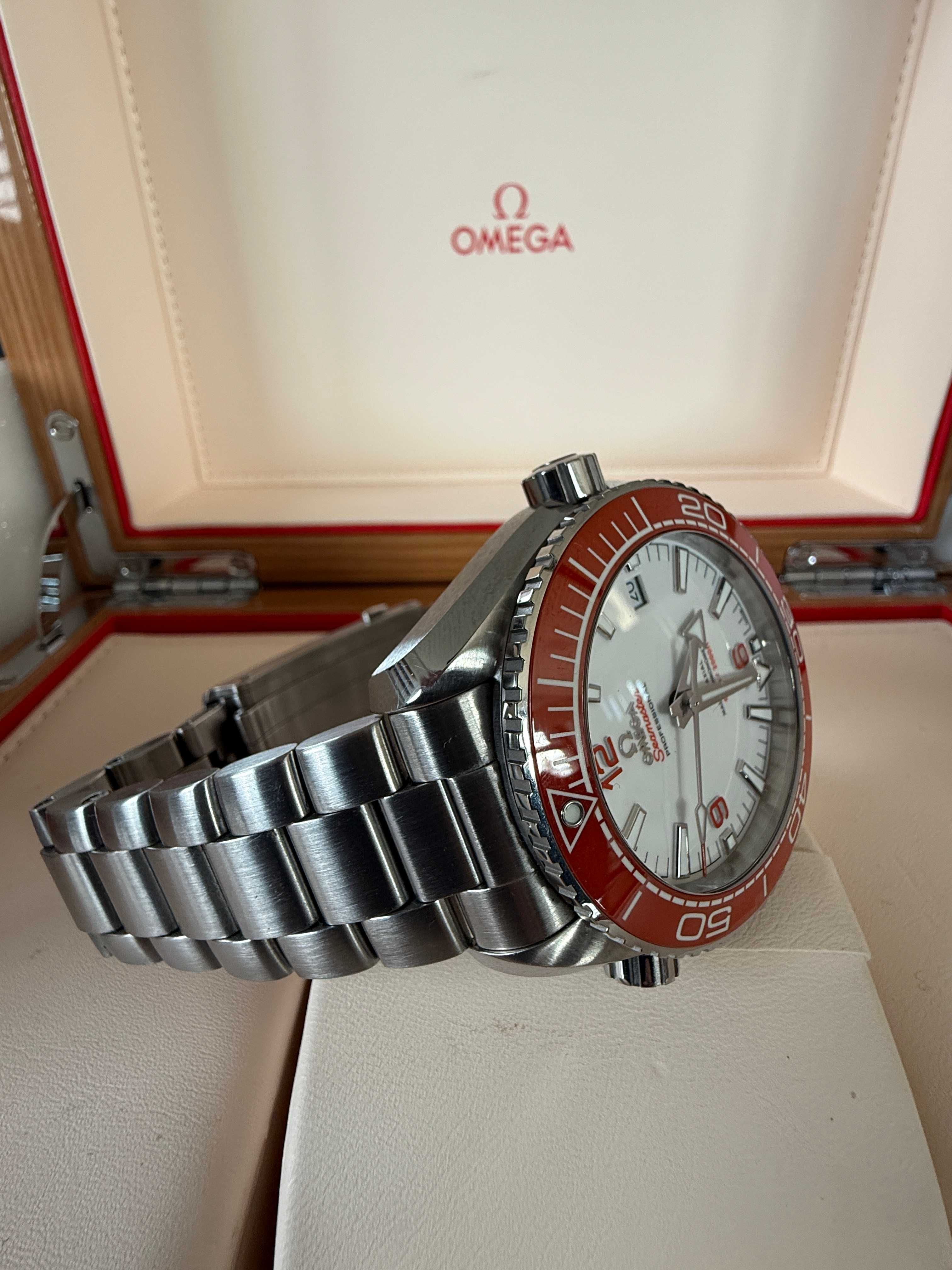 Omega Seamaster Planet Ocean  / 2022