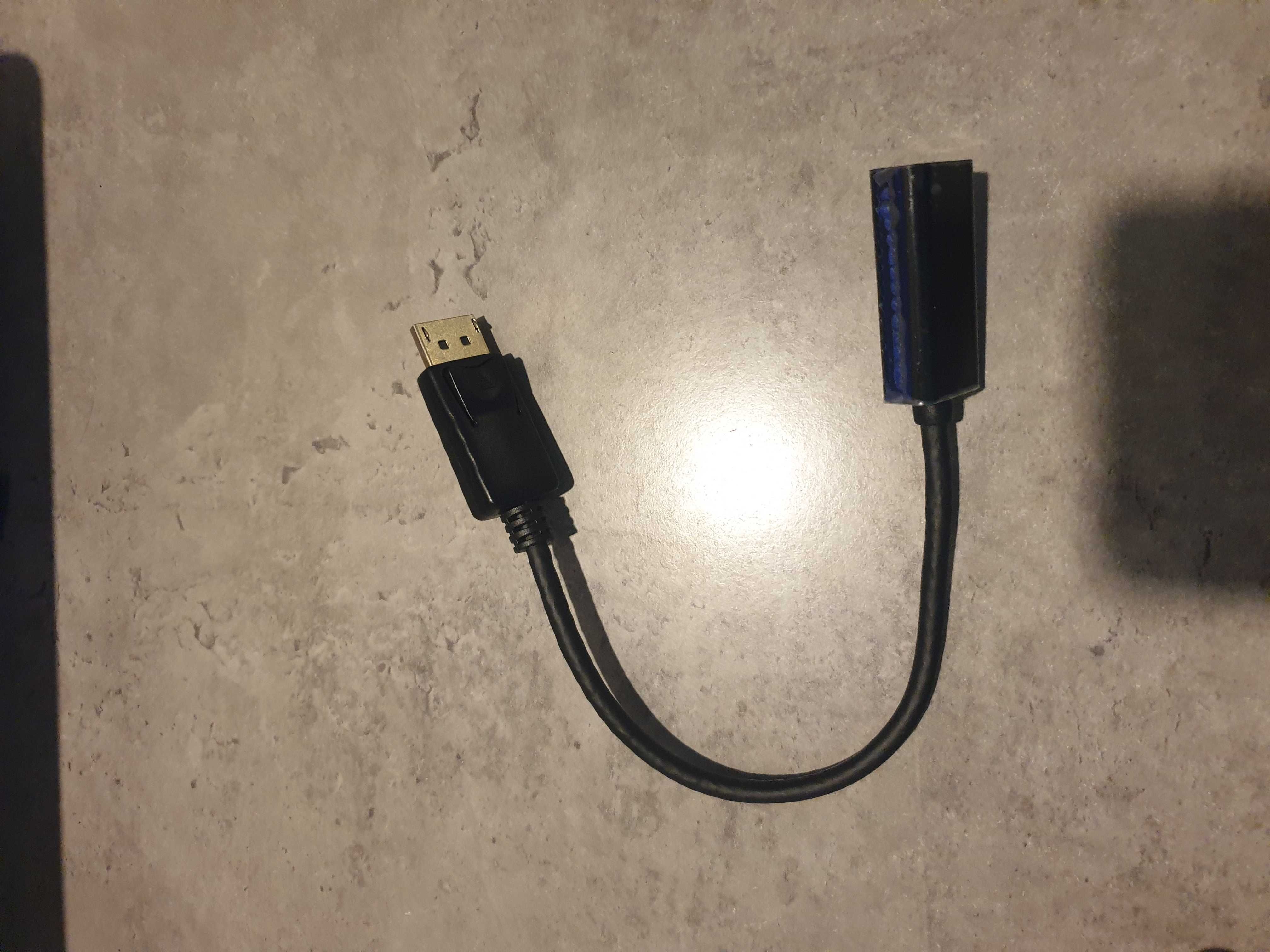 kabel ze złączem DisplayPort