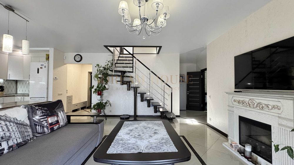 Трьохкімнатна квартира з ремонтом у Гранд Виллас. Газове опалення