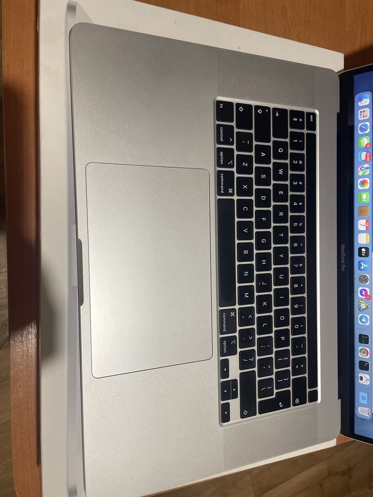 MacBook PRO 16’ 2019 /Bardzo wydajny i w bardzo dobrym stanie/