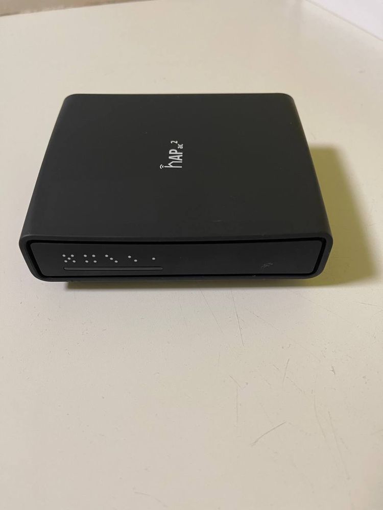 Бездротовий маршрутизатор (роутер) Mikrotik hAP ac2 без блока живлення