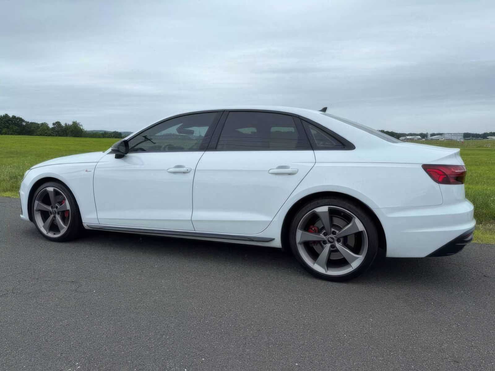 2022 Audi A4 quattro S line Prem Plus 45 TFSI