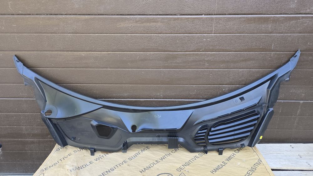 Porsche taycan жабо 9j1819401b