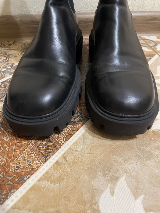 Стильні шкіряні черевики осінні Zara