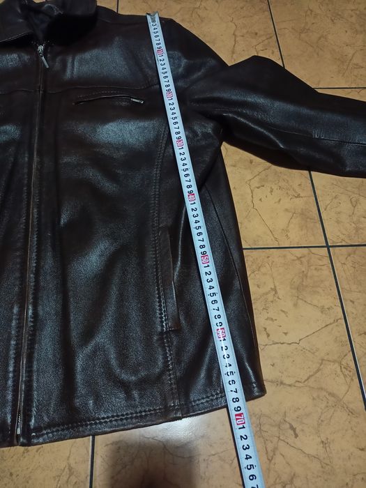 Kurtka skórzana brązowa.