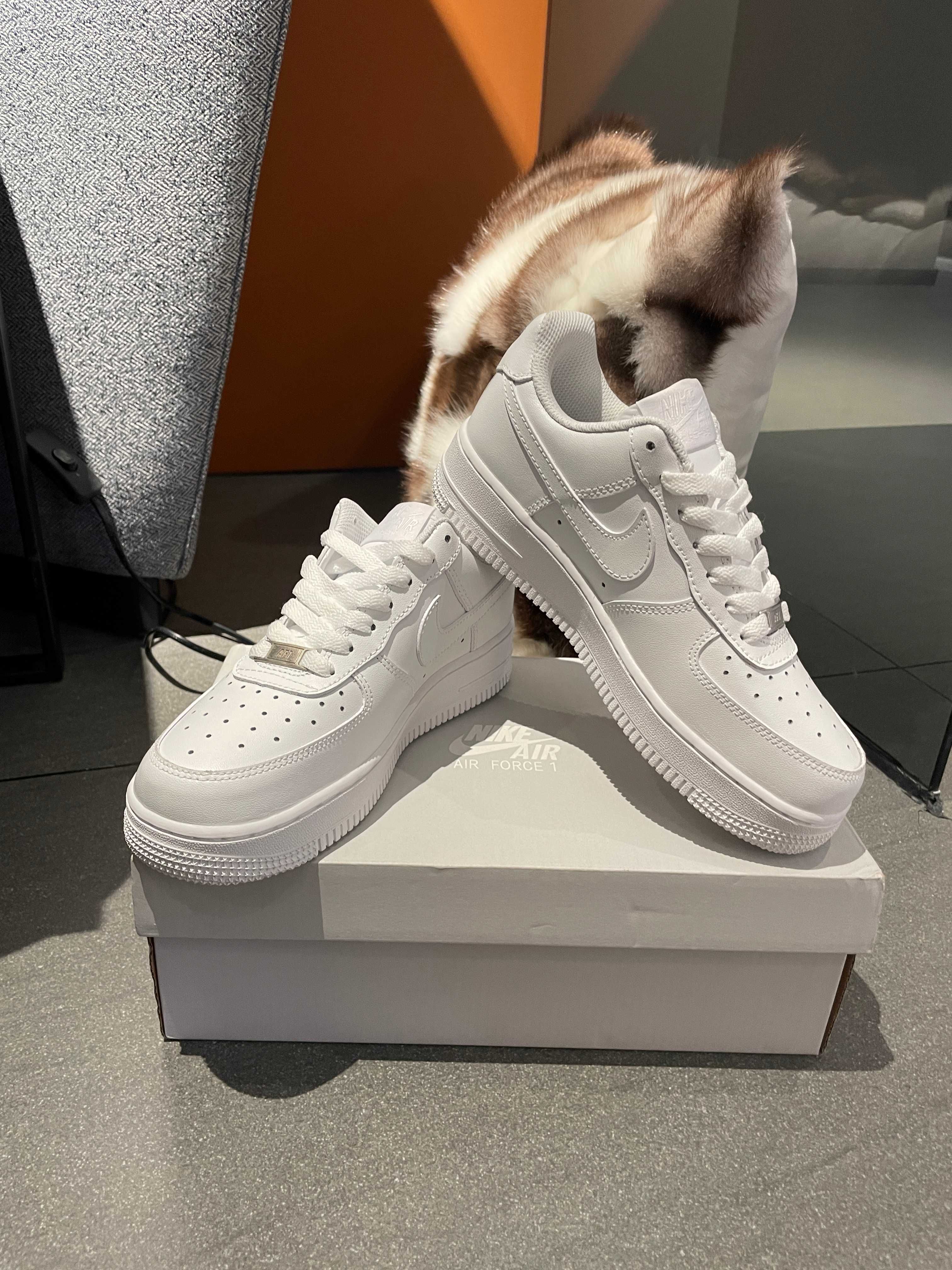 nowy Nike AirForce1Low White Trampki Moda R.40
