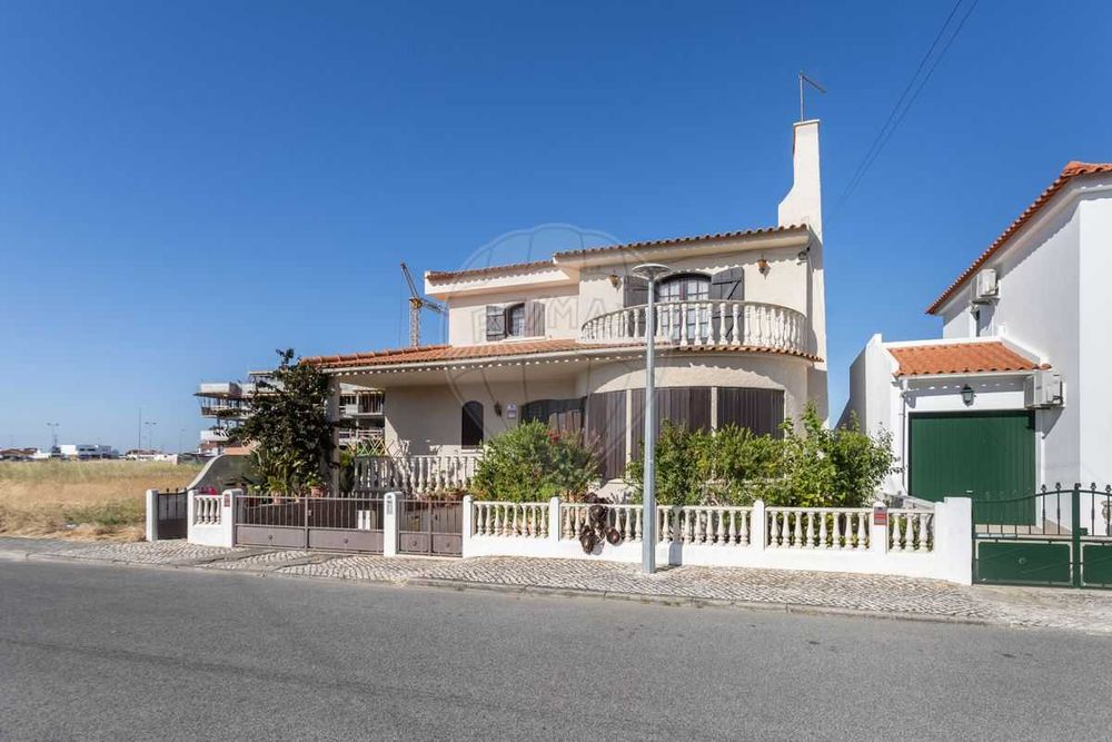 Moradia T5 - Oportunidade