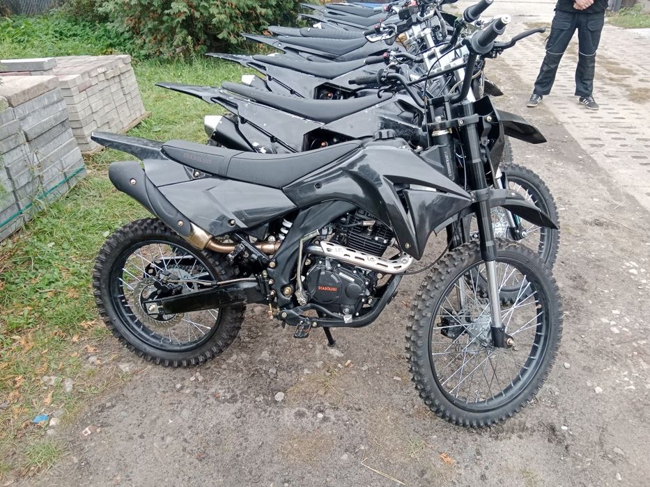 Sprzedam Crossy Asics 300 diabolini 250