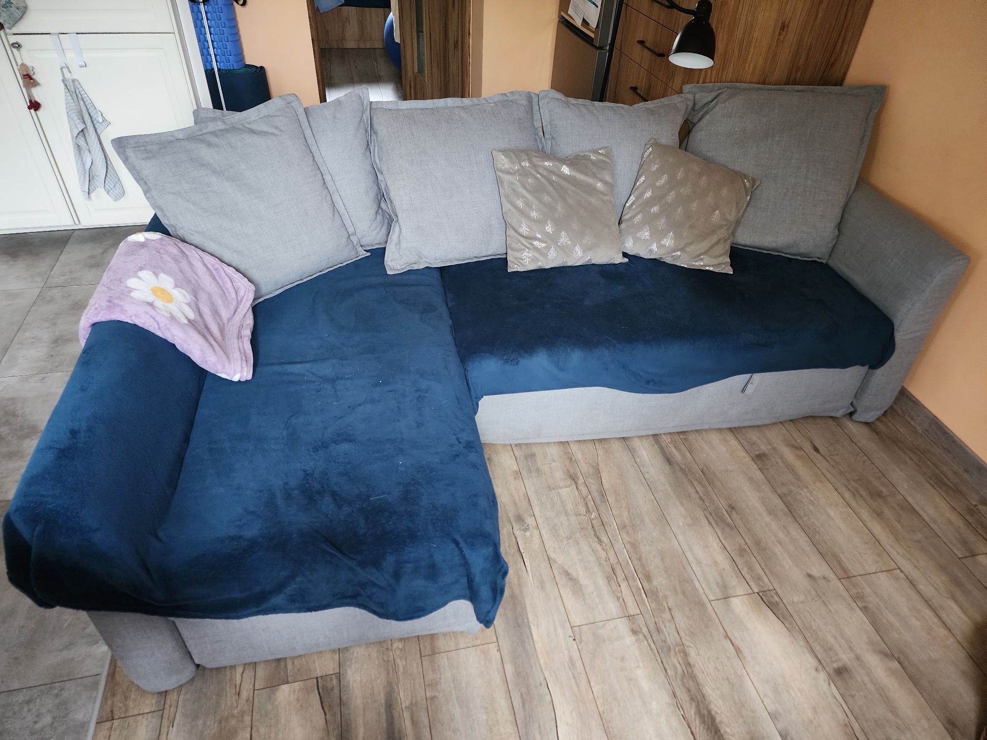 Sofa narozna  HOLMSUND z funkcja spania
Narożnik z funkcją spania, Bor