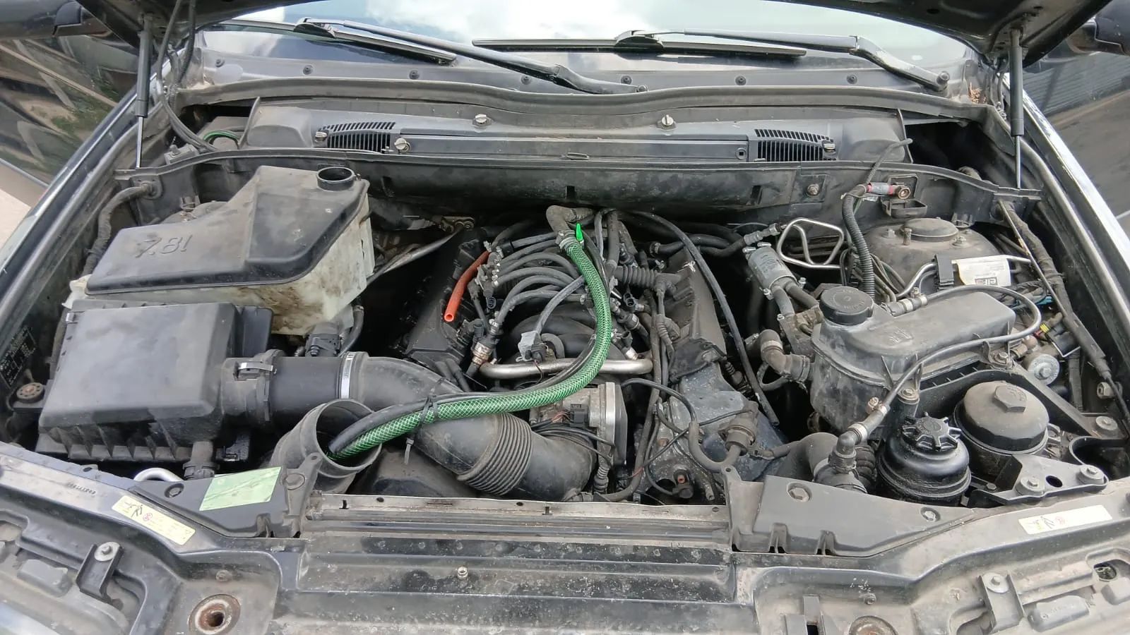 Tylko części BMW E53 X5 I 4.4 V8 m66b44tu 448s2 286KM 210kW 99r-03r Lakier 475/9 saphirschwarz