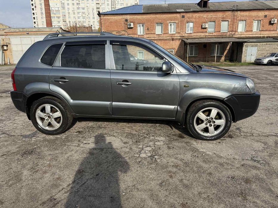 Hyundai Tucson 2007рік 2л дизель повний привід 4х4