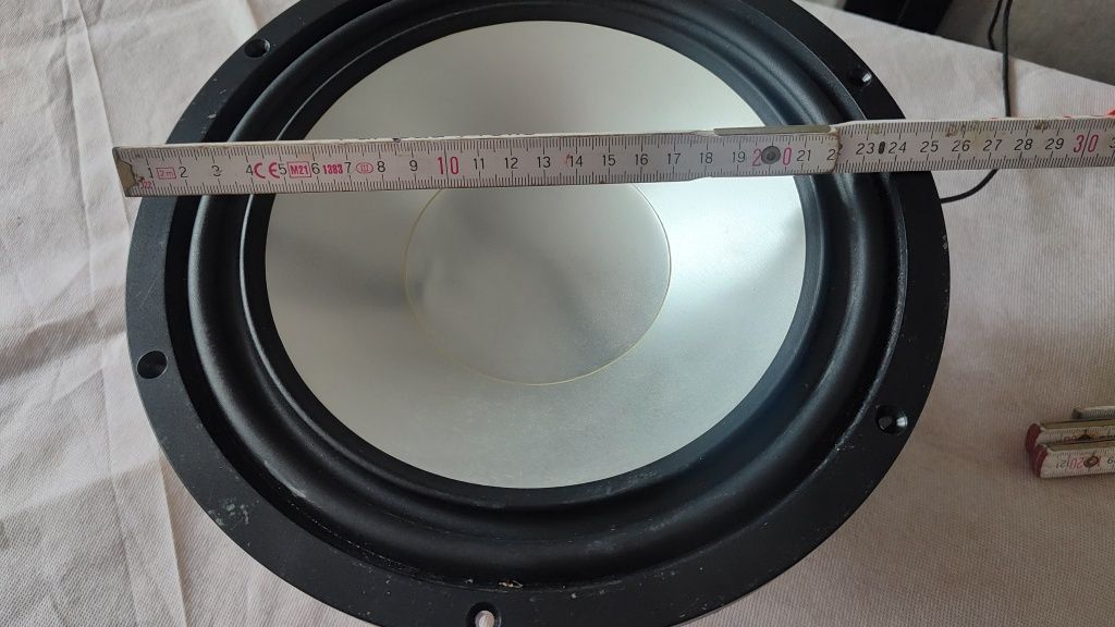 Głośnik firmy canton basowy subwoofer