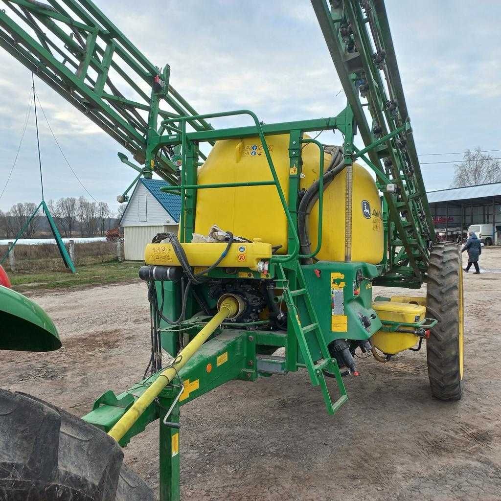 Опрыскиватель прицепной JOHN DEERE 2016 г.в.