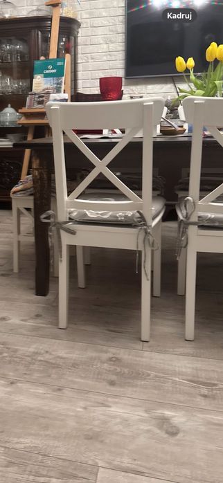 Stół + sześć krzeseł drewnianych ikea