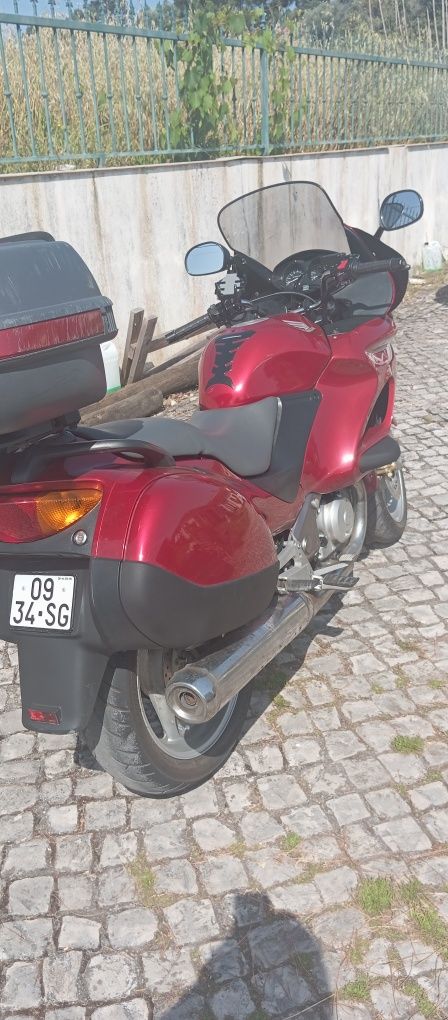 Honda Deauville NT 650