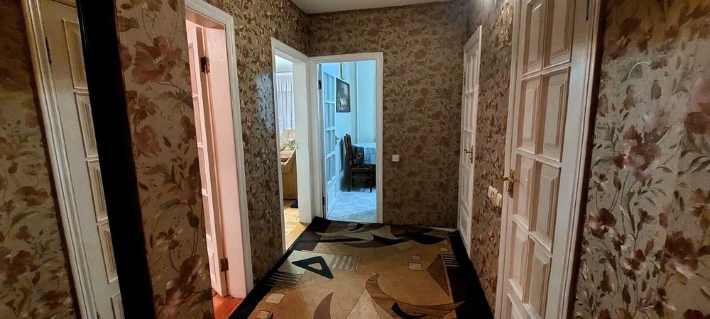 Здається 2х кімнатна в дружньому будинку на вул. Ахматовой