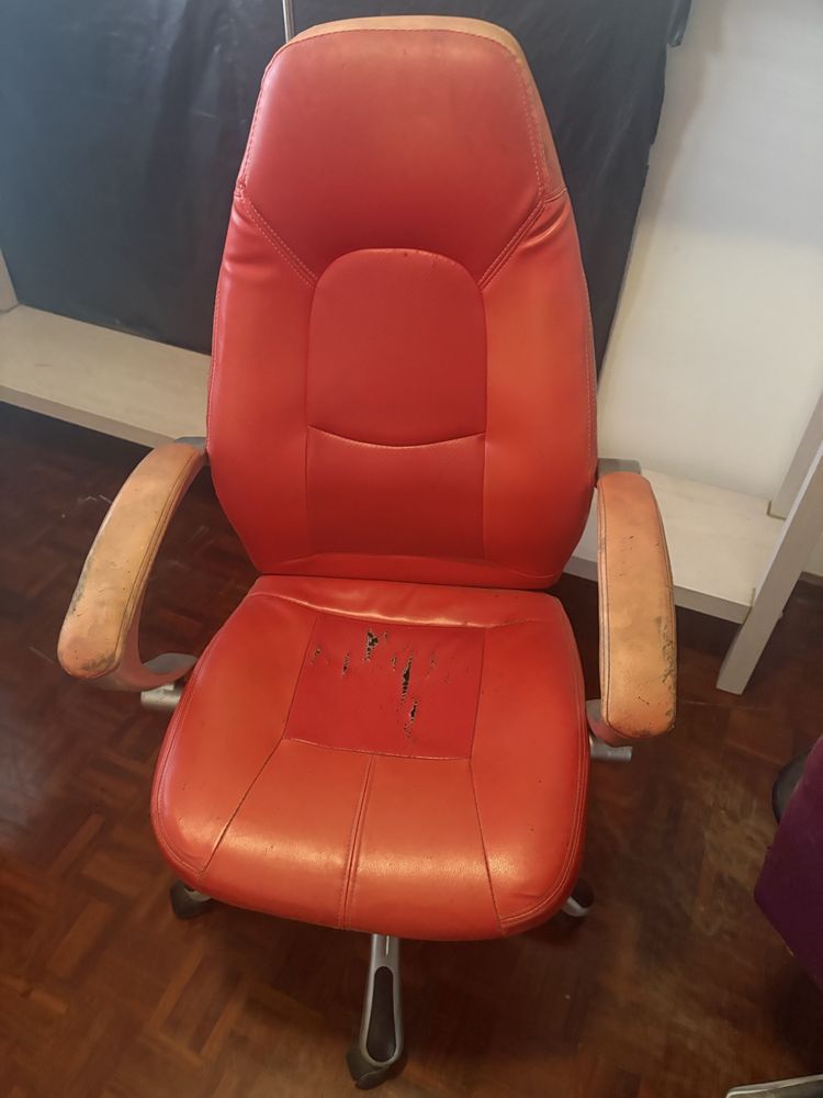 mesa de exterior com duas cadeiras em ferro + cadeira de escritório