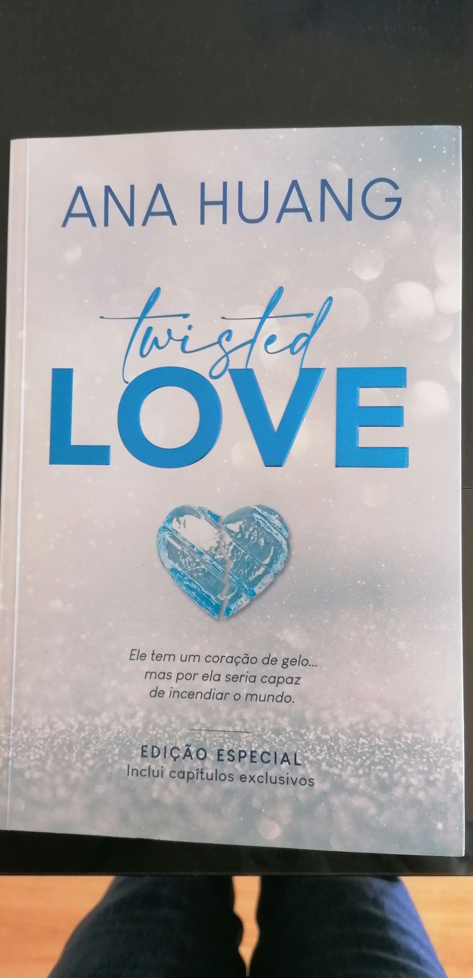 Twisted Love com capítulos exclusivos- Ana Huang