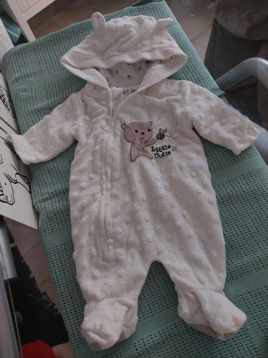 Ciepły, welurowy pajac dla noworodka