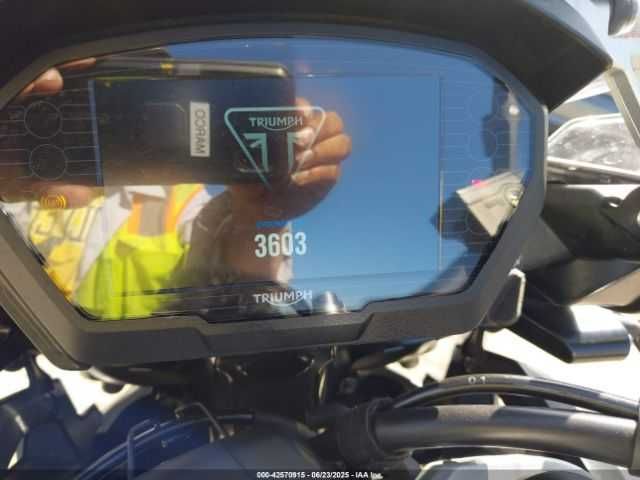Triumph Motorcycle EXPLORER XCX 2020