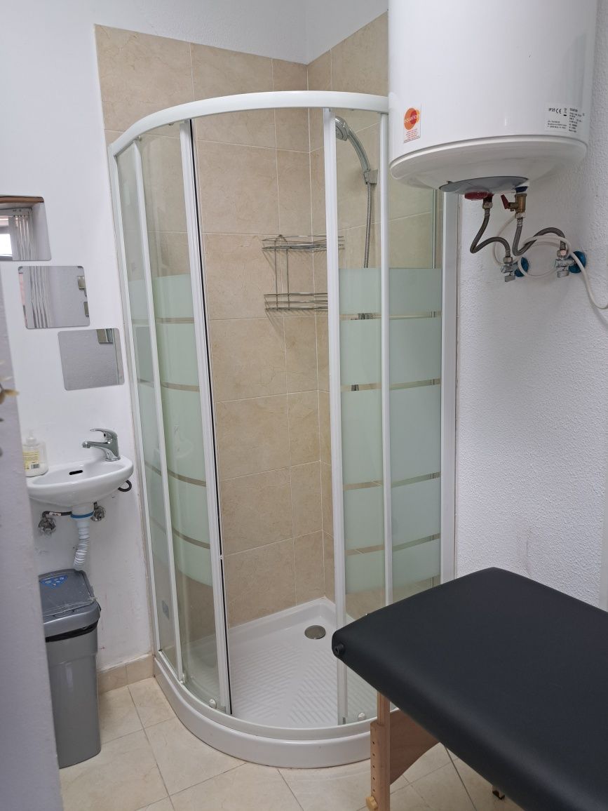 Gabinete estética com duche