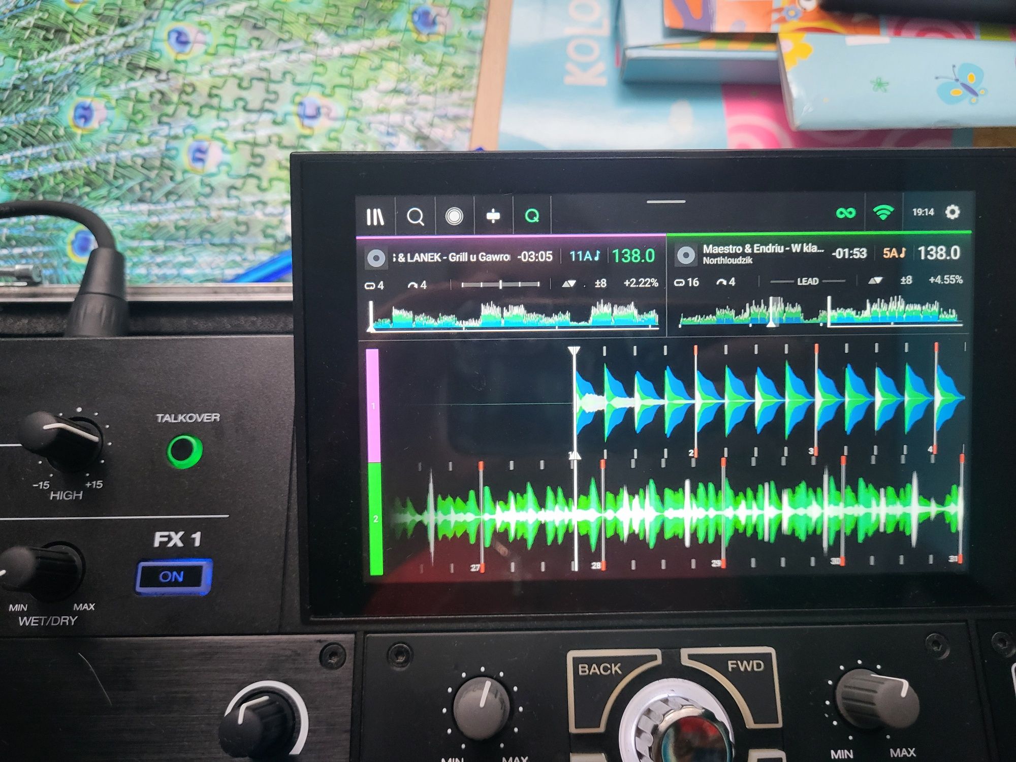 Sprzedam  konsolę Denon prime plus case case