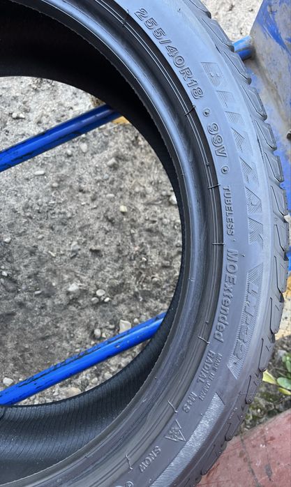 255/40/18 R18 Brigestone Blizzak LM-32 зима 2 шт