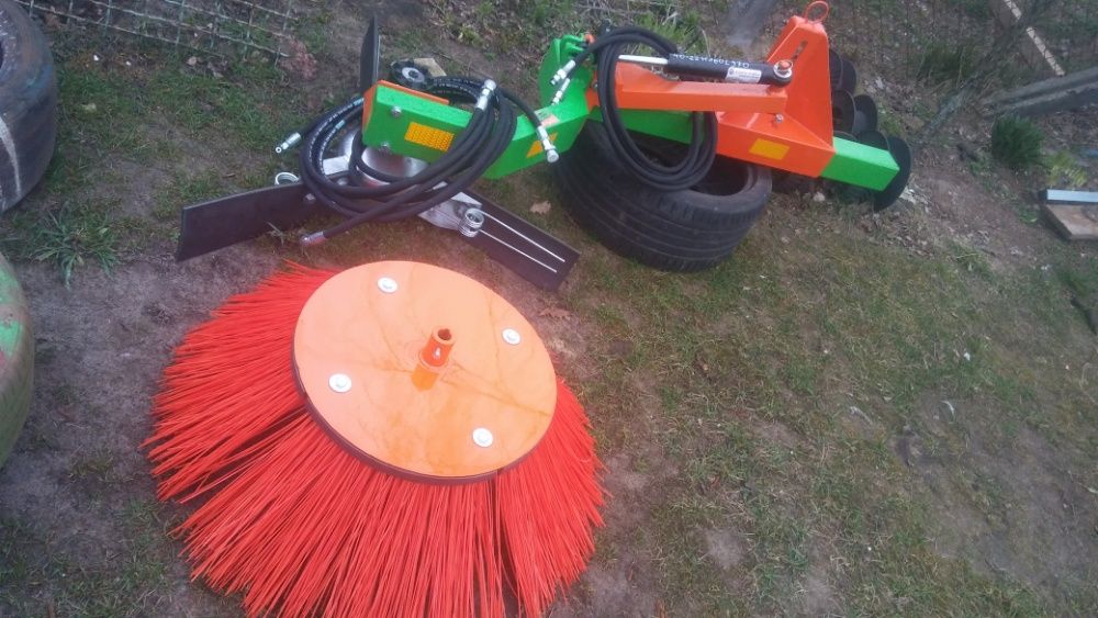 Wygarniacz gałezi patyków nowy solidny