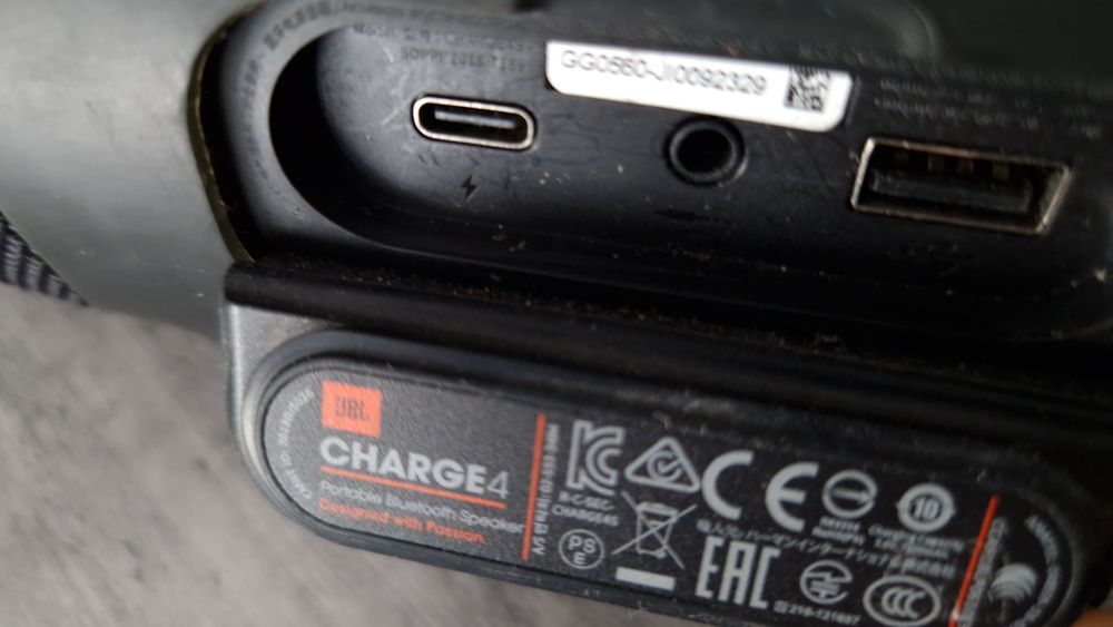 Głośnik JBL charge 4