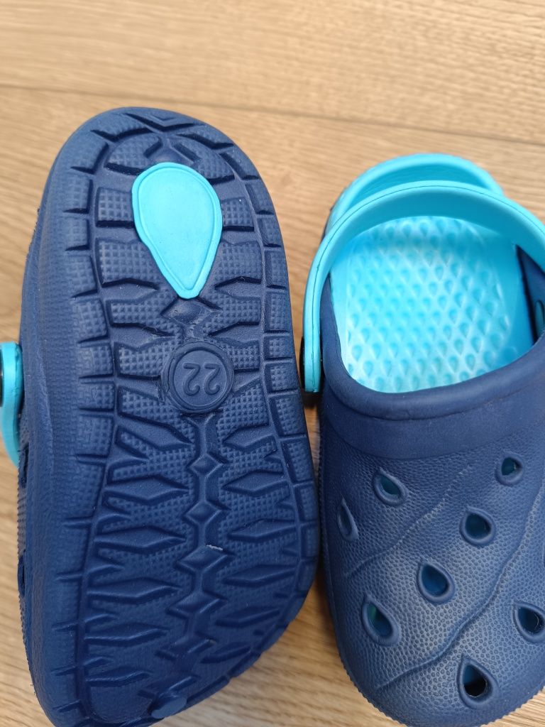 Klapki crocsy basen rozmiar 22