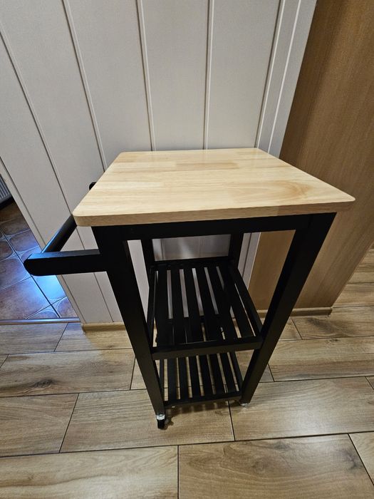 Wózek na kółkach Bish czarny