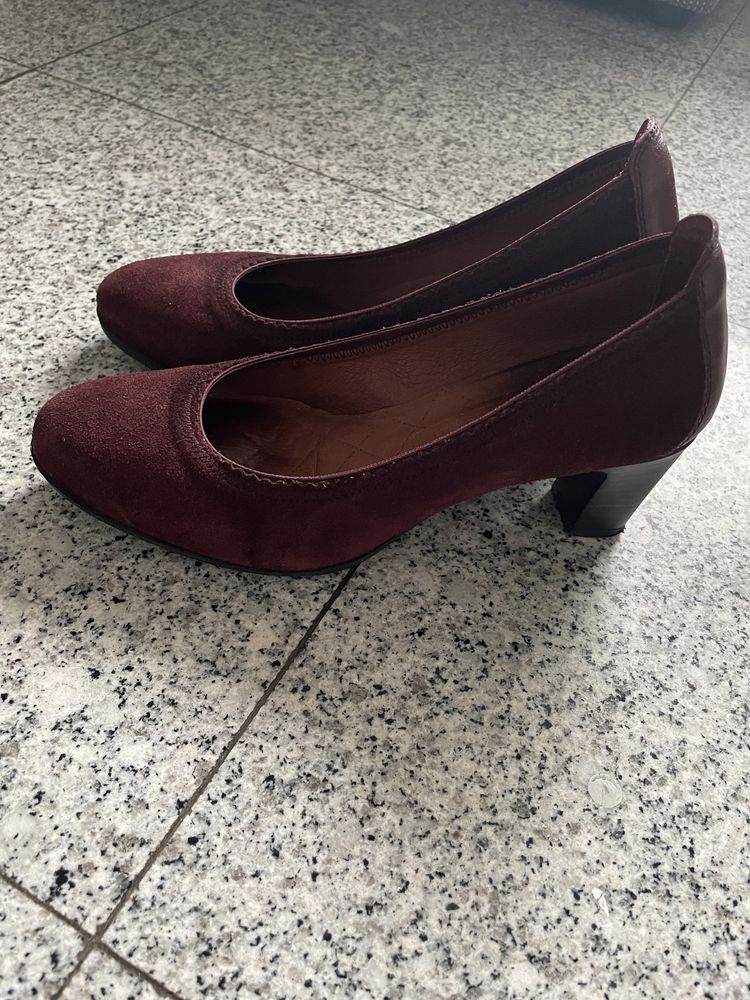 Sapatos de camurça numero 36