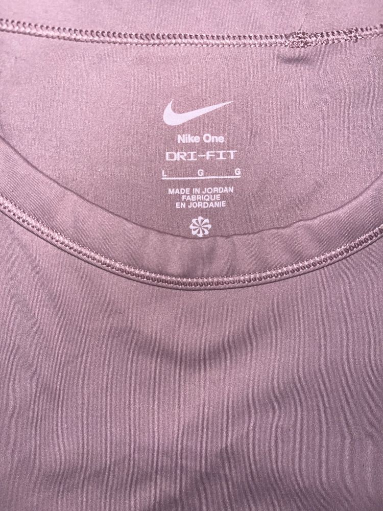 Футболка nike з нових колекцій