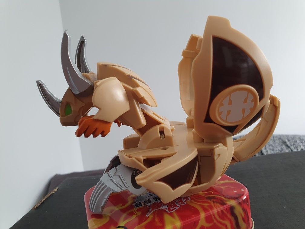 Bakugan duża figurka ze starej kolekcji