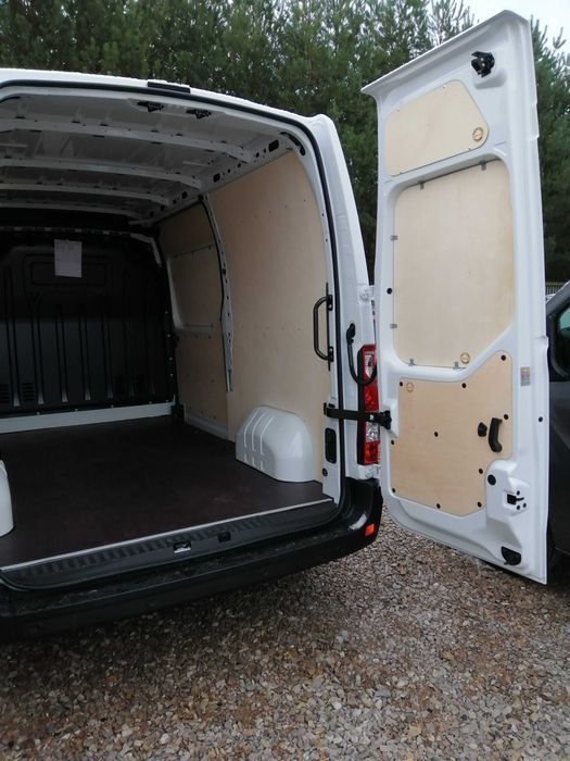 Zabudowa paki busa dostawczego Opel Movano L2