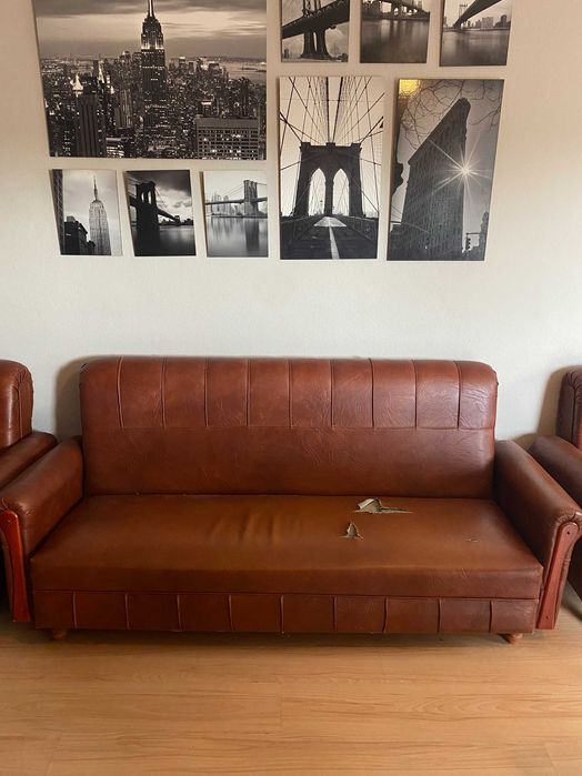 Sofá + 2 poltronas em Couro