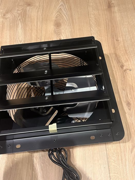 Wentylator ścienny żaluzjowy 30x30cm