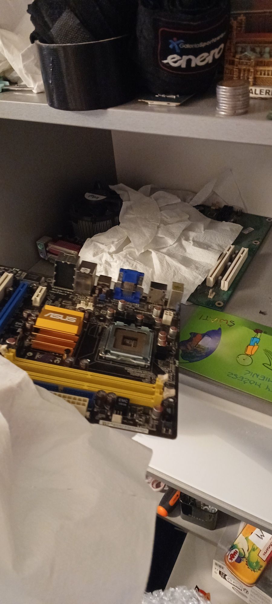 5 płyt do retro komputerów. dziwna stara płyta na  duży socket.