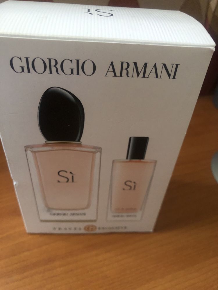 Парфумированная вода Giorgio Armani Sì  100мл