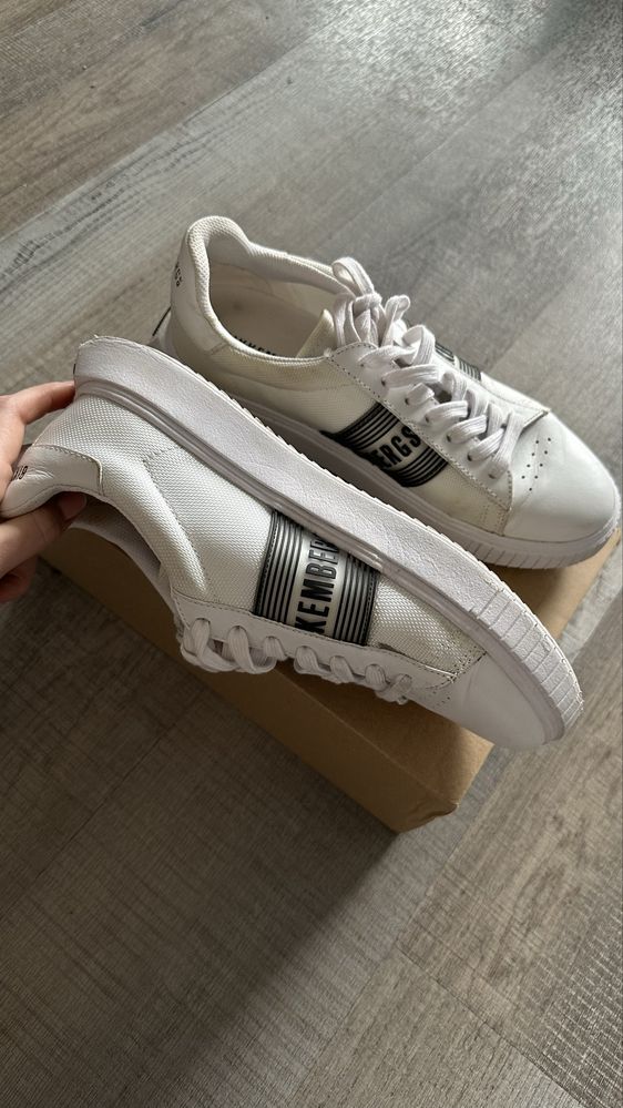 Białe buty Bikkembergs