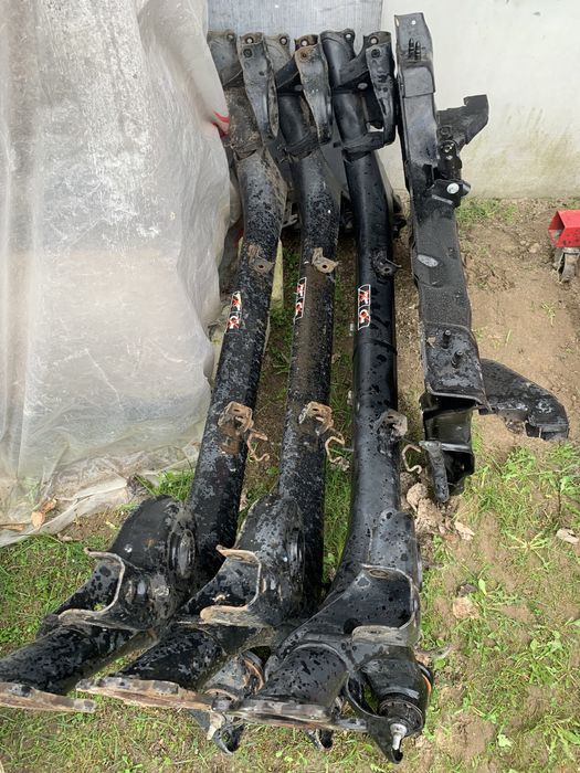 Задня балка Peugeot 3008 Торсіон Пежо 3008 Балка задней подвески Пежо